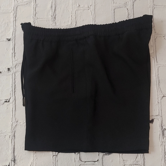 MNG basics Shorts Size Small - Picture 6 of 9